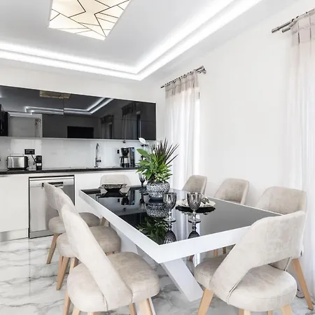 Boheme Villa By 