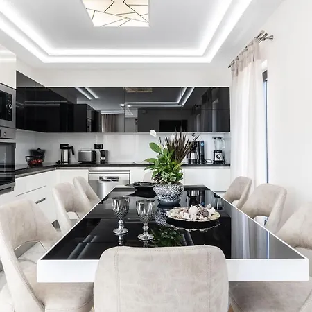 Boheme Villa By 